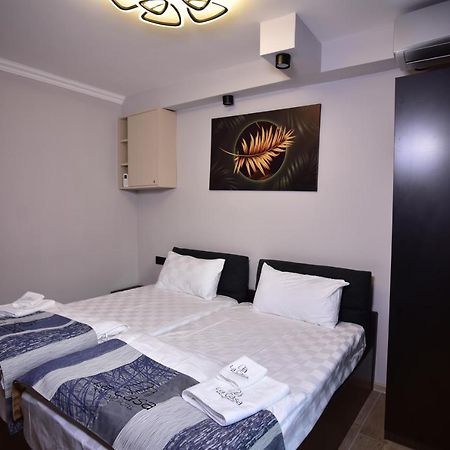 La Casa Hotel 耶烈万 外观 照片