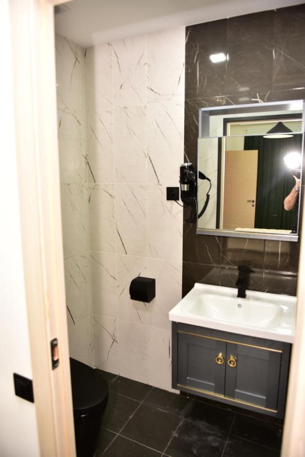 La Casa Hotel 耶烈万 外观 照片
