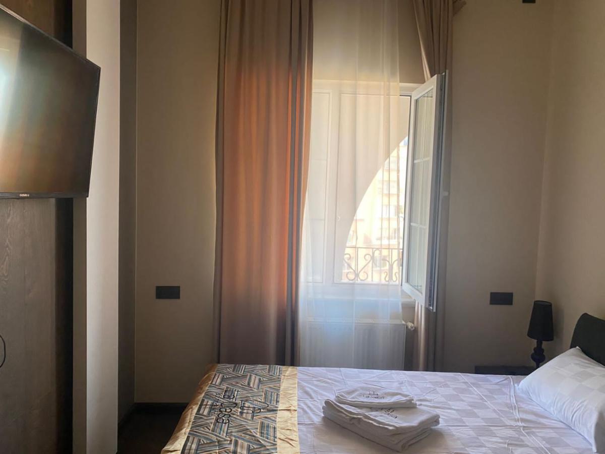 La Casa Hotel 耶烈万 外观 照片