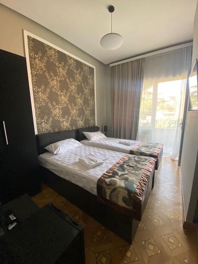 La Casa Hotel 耶烈万 外观 照片